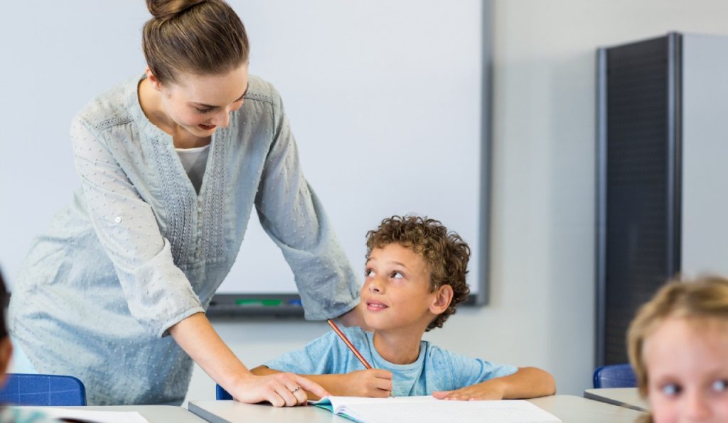 How to Become a Teaching Assistant